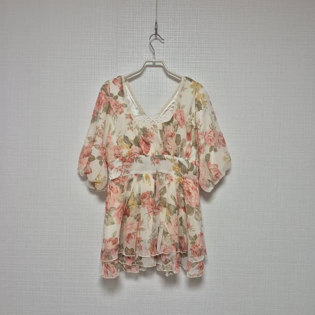 리즈리사 수선품 초고전템 히메갸루 오프플로럴 블라우스