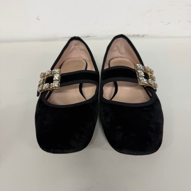 정품) 로저비비에 블랙 벨벳 큐빅 장식 플랫 슈즈 37
