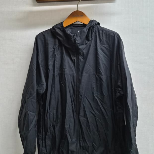 XL) 유니클로 포켓터블 UV 차단 바람막이 팝니다