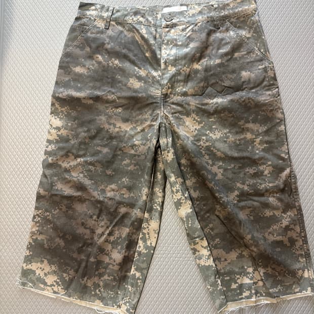 (XL, 32-34) 알렉산더 디제노바 트래쉬드 카모 언더그라운드 쇼츠