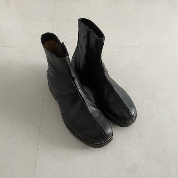 [44] 르메르 파이프 레더 부츠 