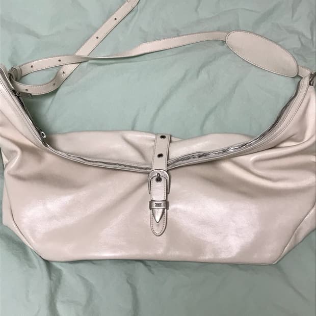 마지셔우드 BELTED HOBO 라지 아이보리