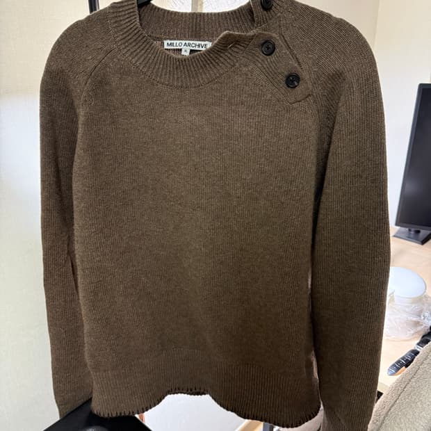 밀로 아카이브 슬랜티드 헨리넥 니트 XL