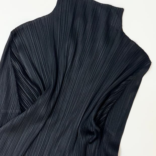 Issey Miyake 이세이미야케 플리츠 롱 슬리브 블랙