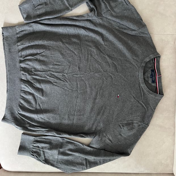 타미힐피거 남녀공용 베이직 라운드넥 긴팔 니트 스웨터