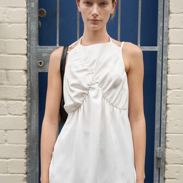 페스토 SHIRRING MIDI TOP WHITE 슬리브리스 블라우스