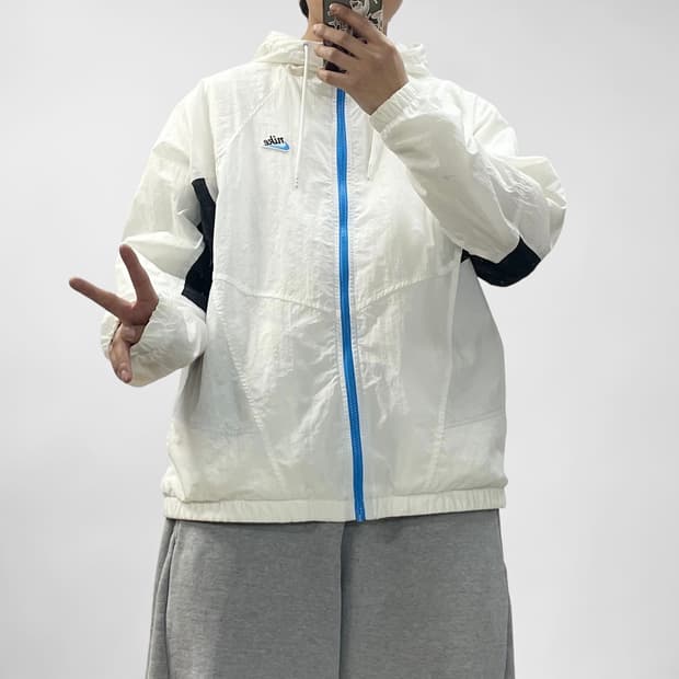 나이키 헤리티지 스우시 바람막이 자켓 화이트