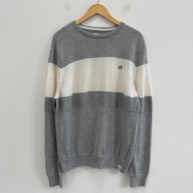 [110] 헤지스 배색 퍼피로고 라운드 니트 3677