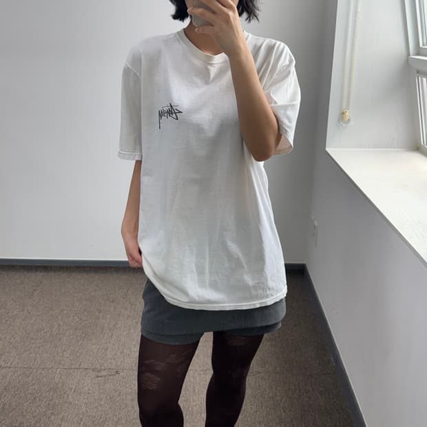 Stussy 스투시 백 블랙 로고 화이트 반팔