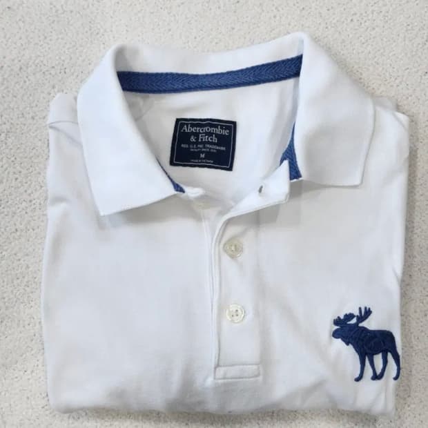 아베크롬비앤피치 화이트 카라티 M 사이즈