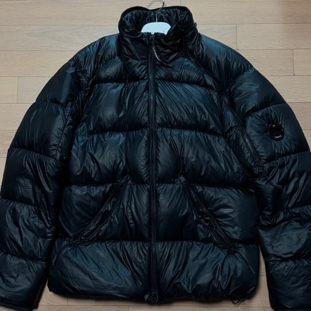 CP컴퍼니 dd쉘 패딩 