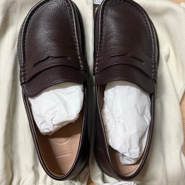 로에베 25SS 캄포 로퍼 디어 스킨 42 사이즈 마룬 컬러