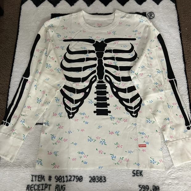 슈프림 헤인즈 본즈 써멀 크루 플로럴