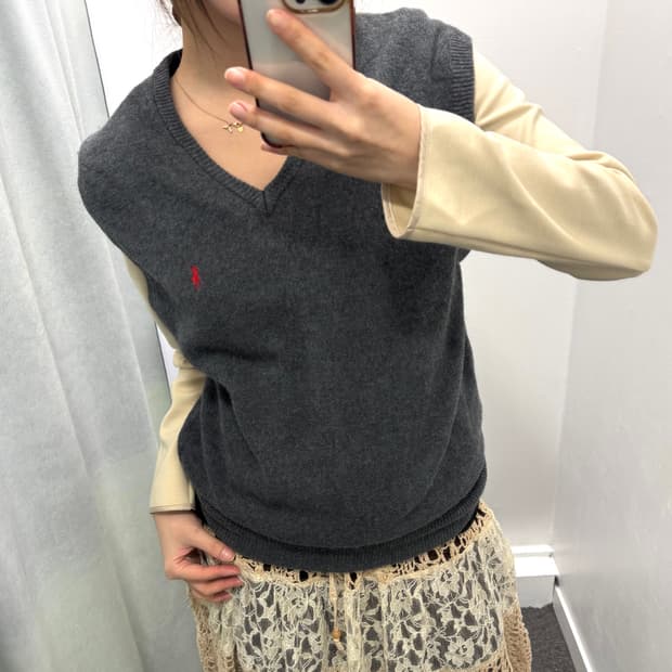 폴로 차콜 울니트조끼