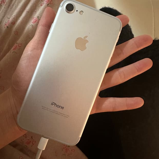 아이폰7 32G 실버 배터리 효율100% 새폰