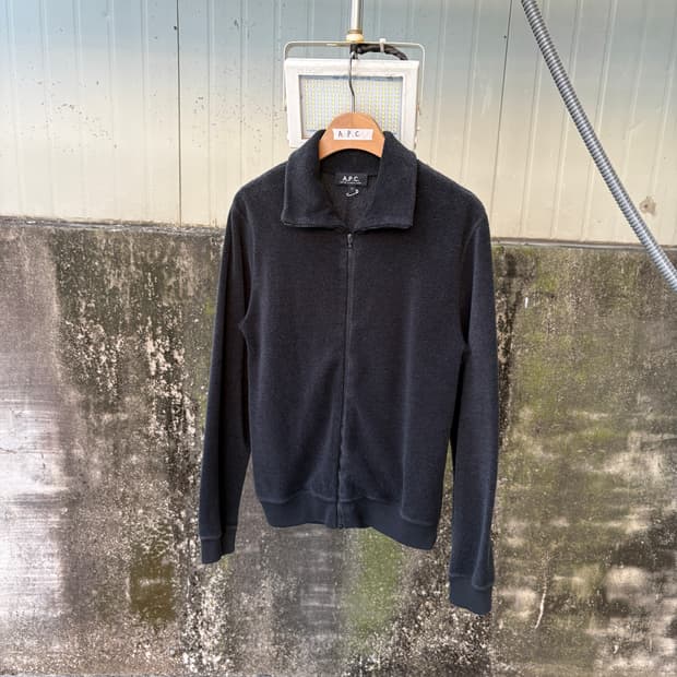 APC 아페쎄 집업 