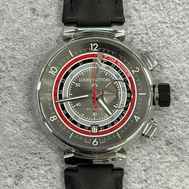 루이비통 땅부르 보야제 한정판 시계 판매합니다.