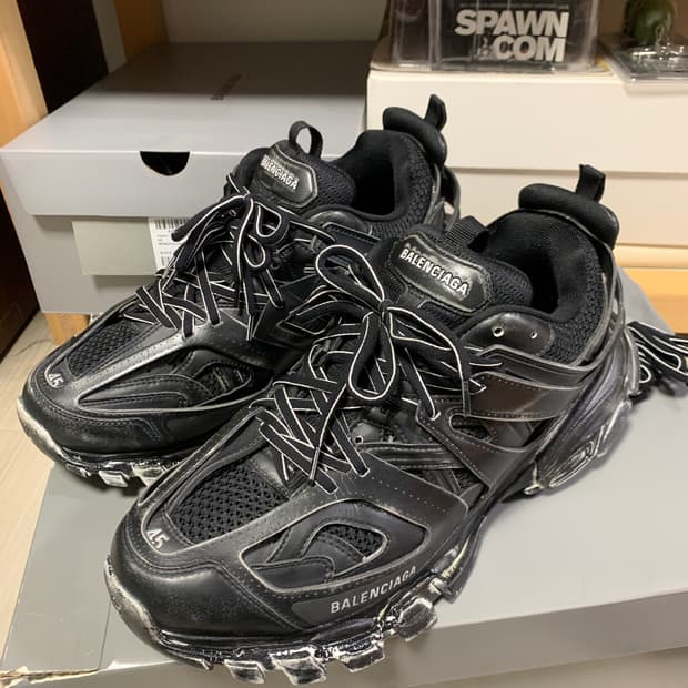 발렌시아가 트랙 스니커즈 45 페이디드 블랙