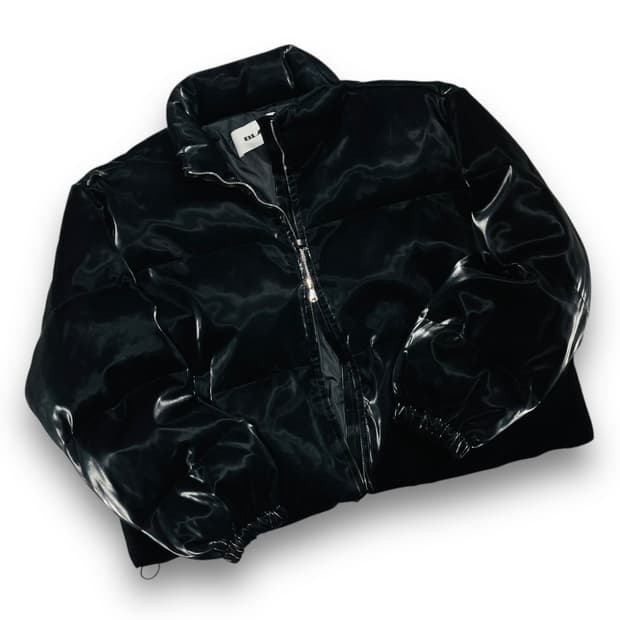 블랙업 하이브 글로시 투웨이 다크 크롭패딩