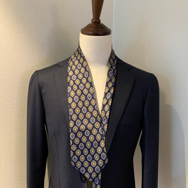 트루사르디 모노그램 명품넥타이 100실크 택 달린 미품 A+등급