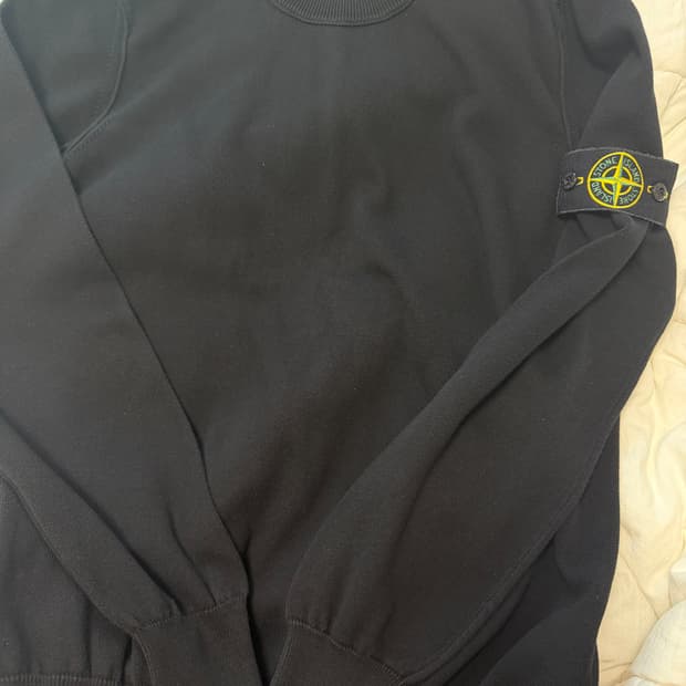 24년식 백화점판 새상품급 스톤아일랜드 울니트 블랙 M