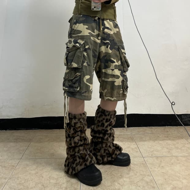 Camo bermuda pants