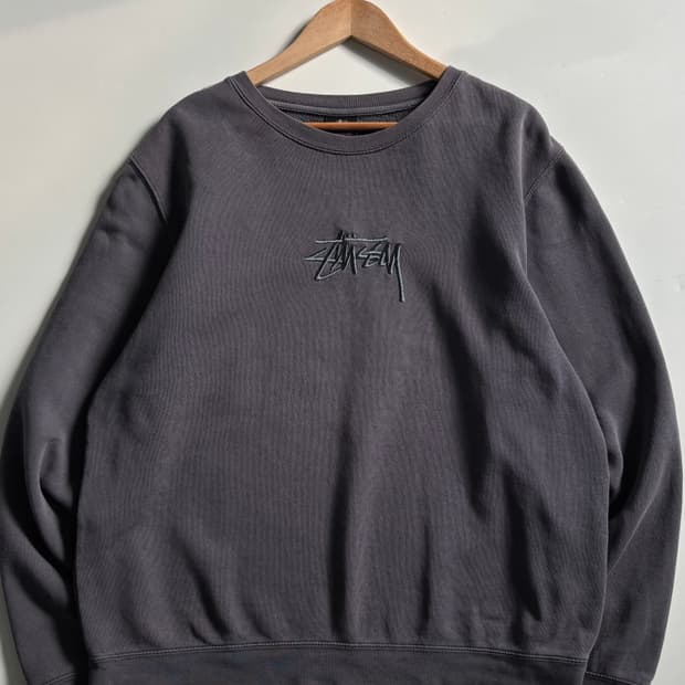 Stussy 스투시 차콜 로고 맨투맨