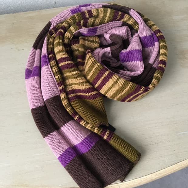  aquascutum color point muffler