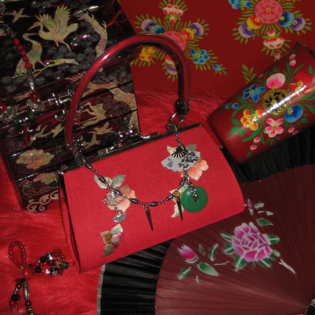 오리엔탈 레드 자수 도트 클러치백 체인메이드