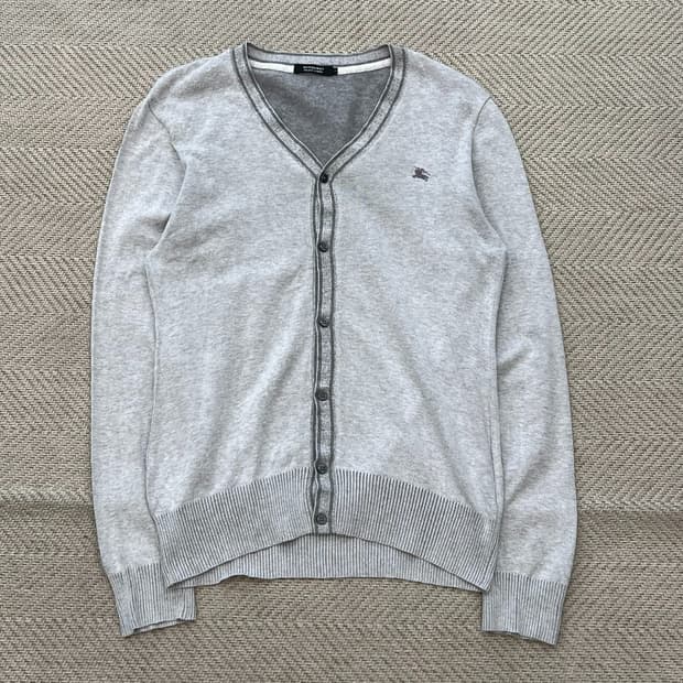 버버리 블랙라벨 베이직 로고 가디건 r4222