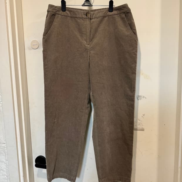 isae 이새 코듀로이 팬츠