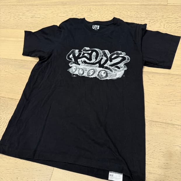 Uniqlo x Kaws