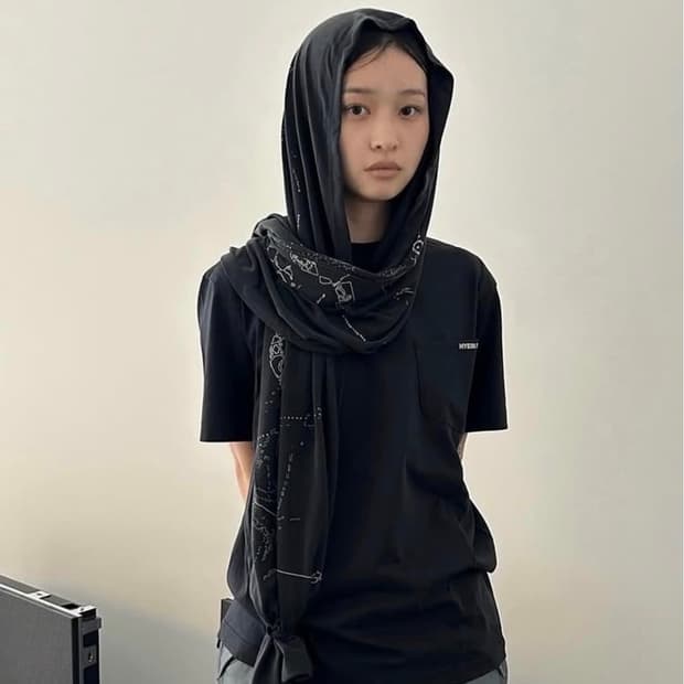 구해요) 혜인서 반팔 스카프 