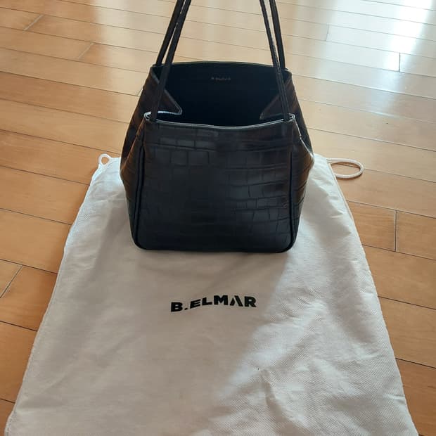 비 엘마 크로커다일 패턴 토트백