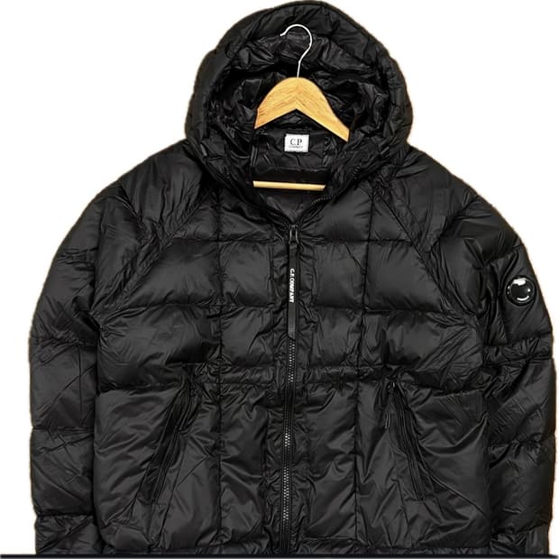 C.P. 컴퍼니 D.D. 쉘 후드 다운 자켓 블랙