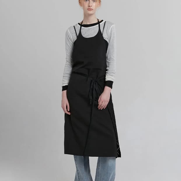 로우타이드 슬리브리스 랩 드레스