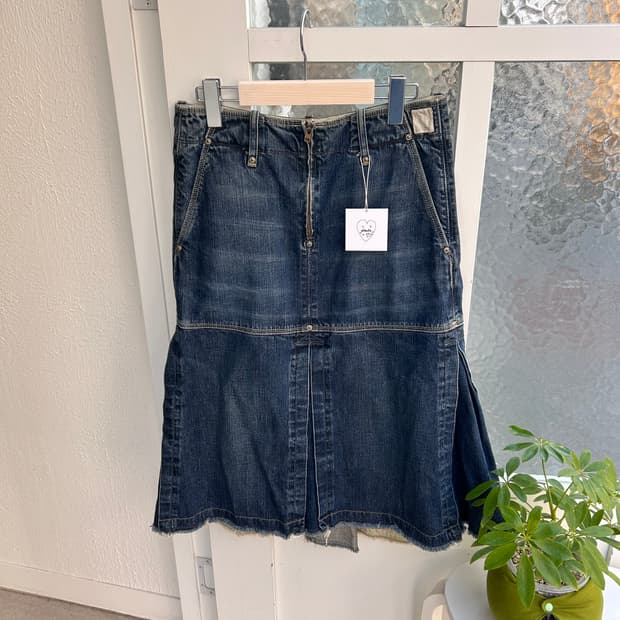 Medical branch detail denim skirt