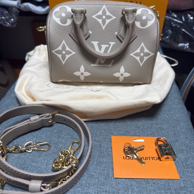 (새상품급)루이비통 스피디 반둘리에 20 내장칩