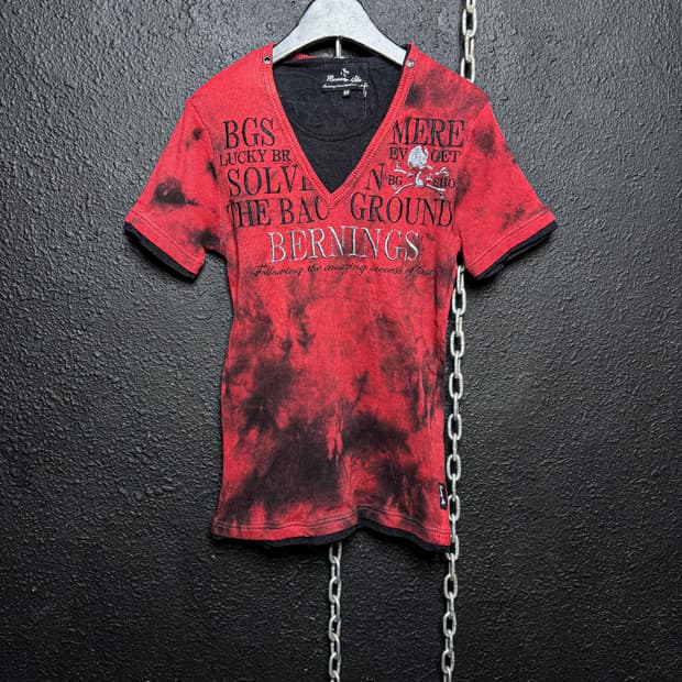 Bernings-Sho – Destroyed Graphic V-Neck 
