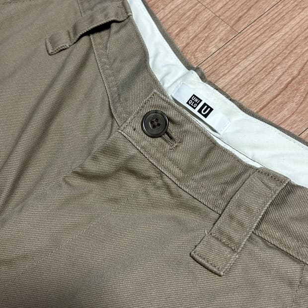 [2회착] 유니클로 U라인 유메르 와이드핏 치노팬츠(베이지카키/79)