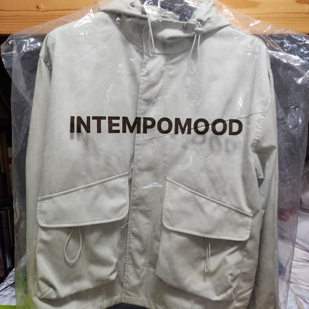 [M] 인템포무드 스트링 에센셜 후디 쉘 파카 샌드베이지