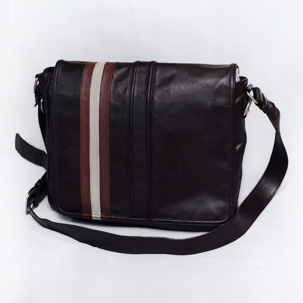 발리 (BALLY) 에도아르도 풀그레인 베지터블 레더 메신저백