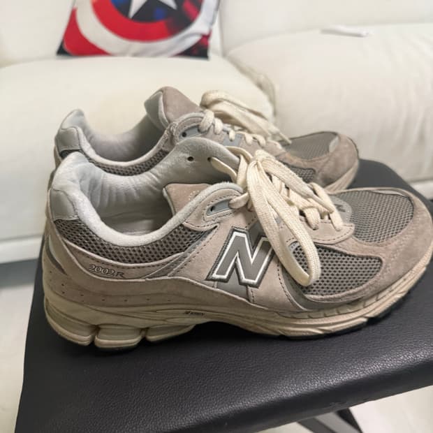 뉴발란스 2002r