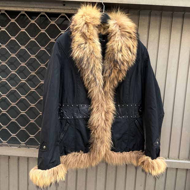 Raccoon fur sheepskin leather detail fur