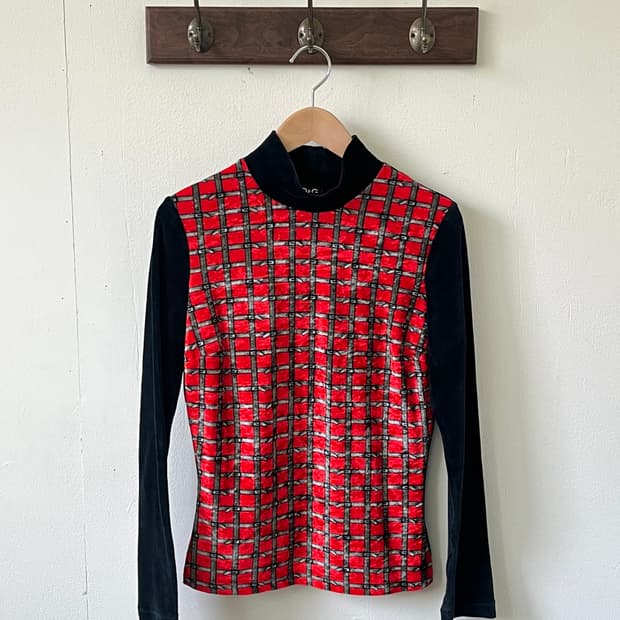 D&G 벨벳 체인 터틀넥