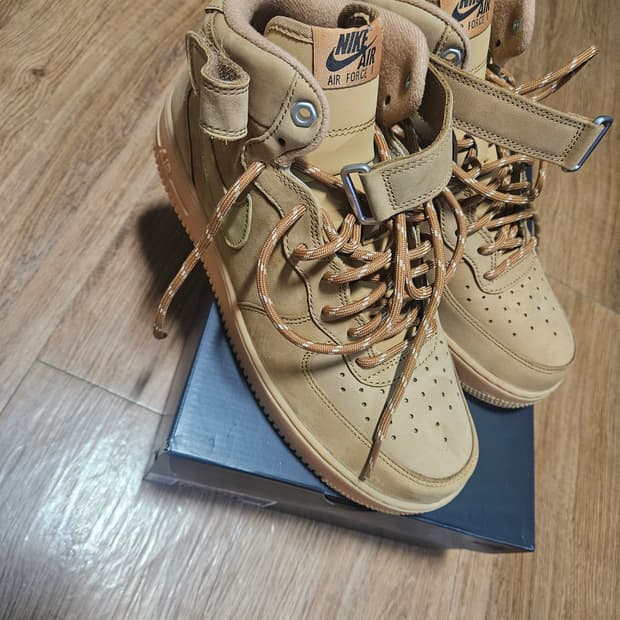 나이키 된장포스 미드 275