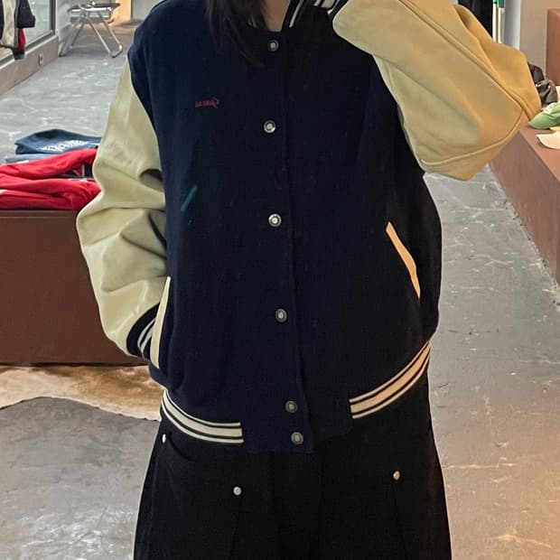 게스 90s 빈티지 암레더 바시티 자켓 H2195