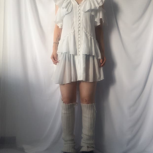 Angel mood ruffle onepiece