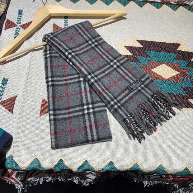 버버리 빈티지 체크패턴 머플러