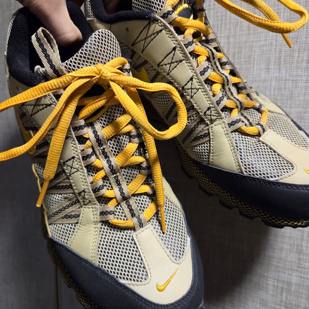 나이키 에어 휴마라 280